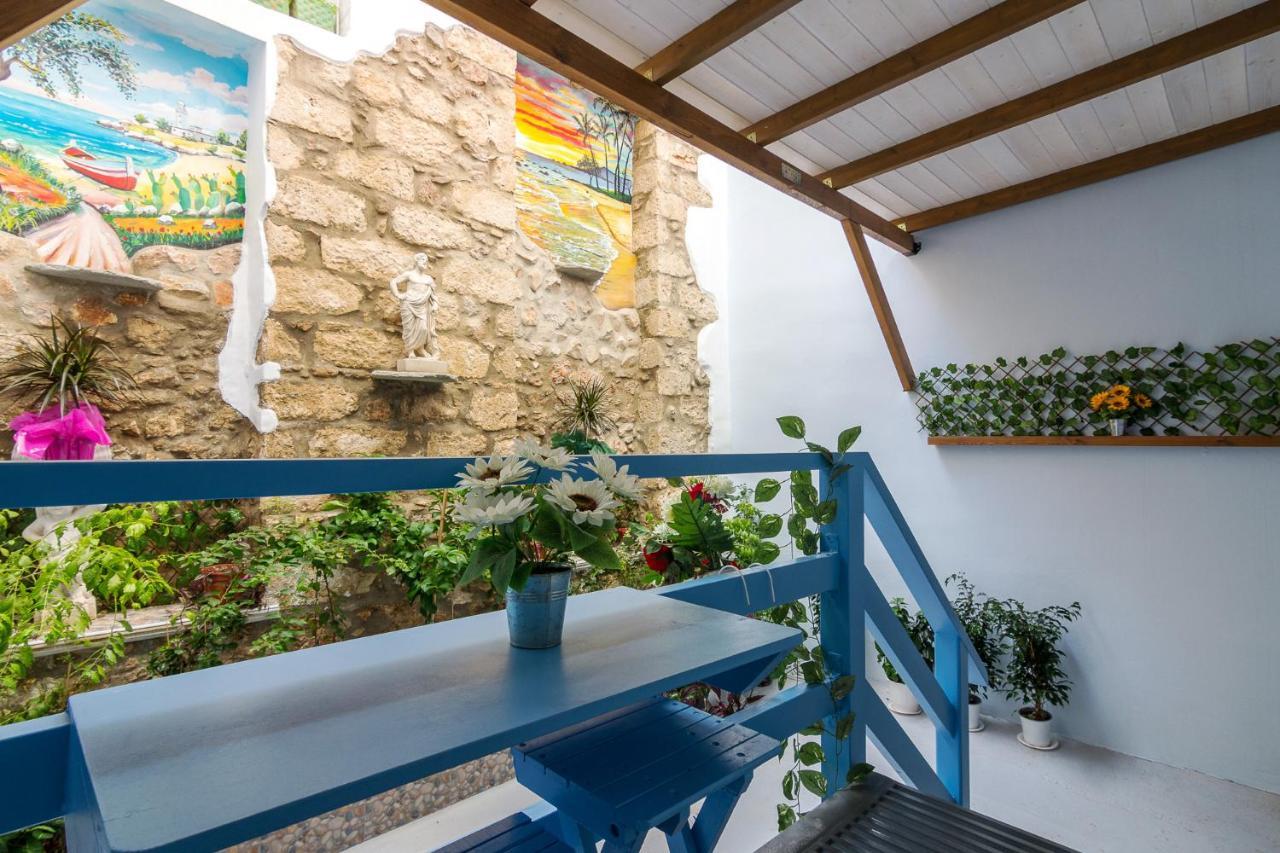 Wonderful Renovated Apartment With Private Patio 雅典 外观 照片