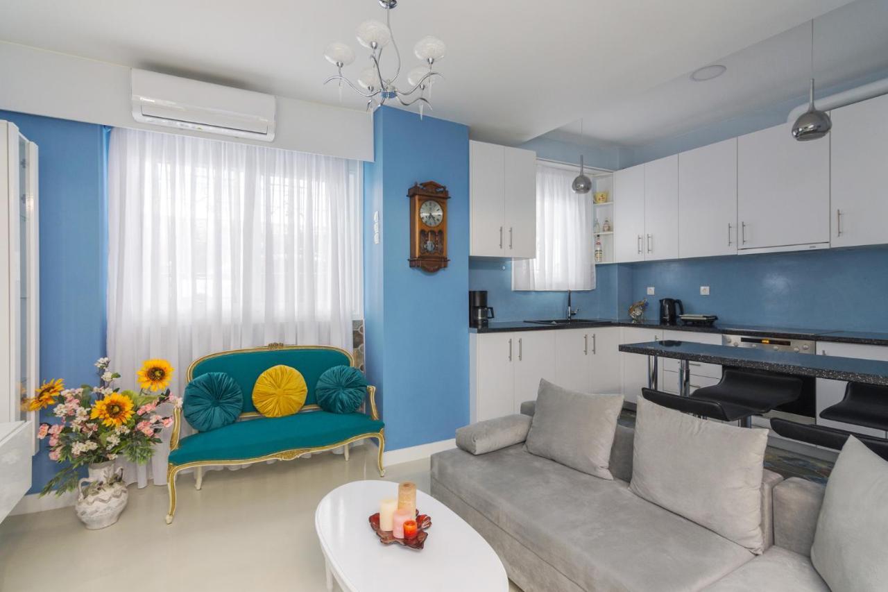 Wonderful Renovated Apartment With Private Patio 雅典 外观 照片