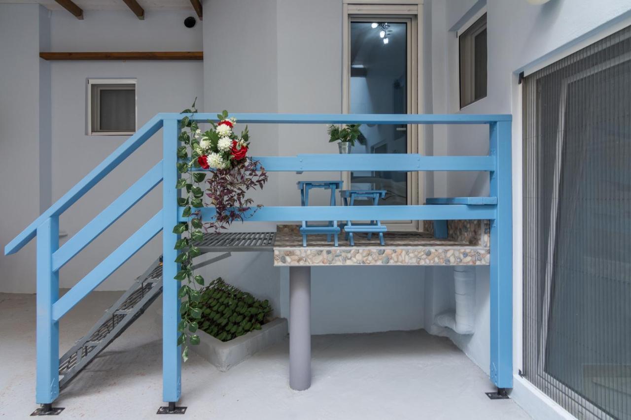 Wonderful Renovated Apartment With Private Patio 雅典 外观 照片